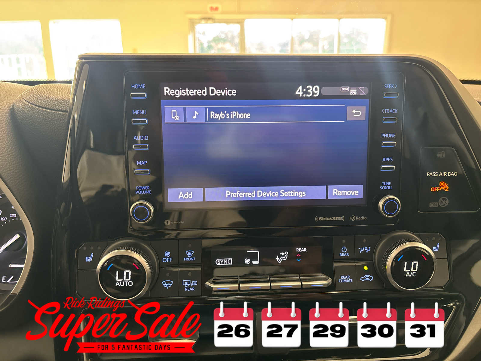 Used 2020 Toyota Highlander XLE image 39