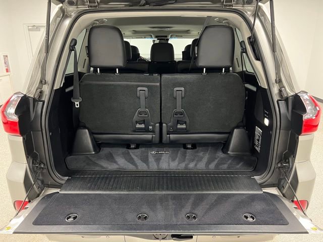 Used 2016 Lexus LX 570 4WD w/ Luxury Package image 49