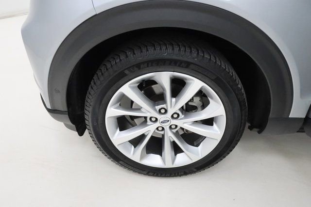Used 2023 Ford Explorer Platinum w/ Premium Technology Package image 7