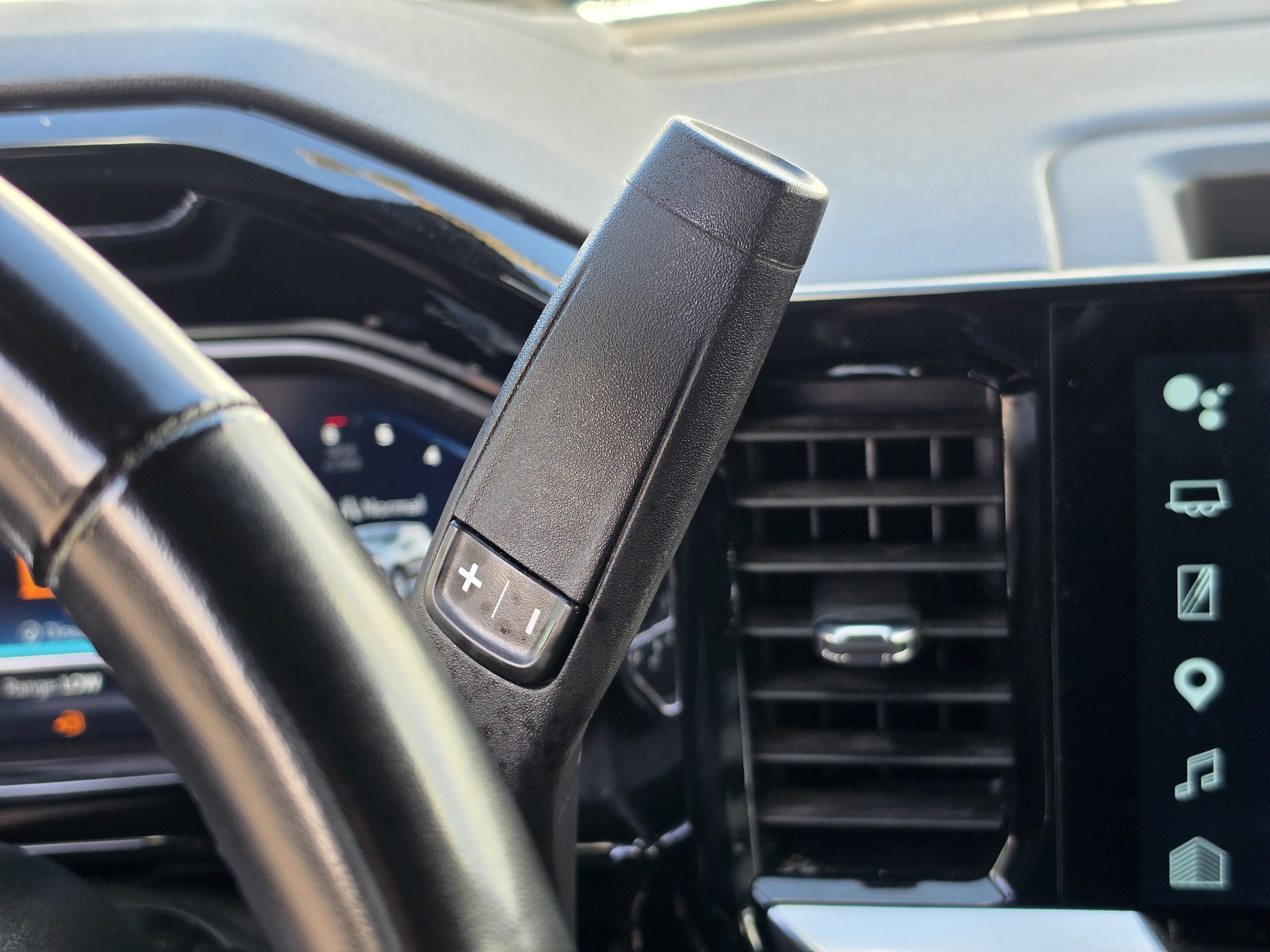 Certified 2025 Chevrolet Silverado 1500 LT AWD/4WD image 23