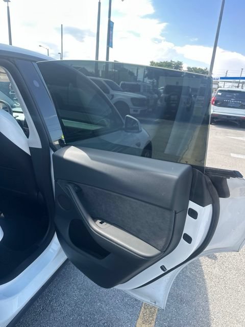 Used 2024 Tesla Model Y Performance AWD/4WD image 10
