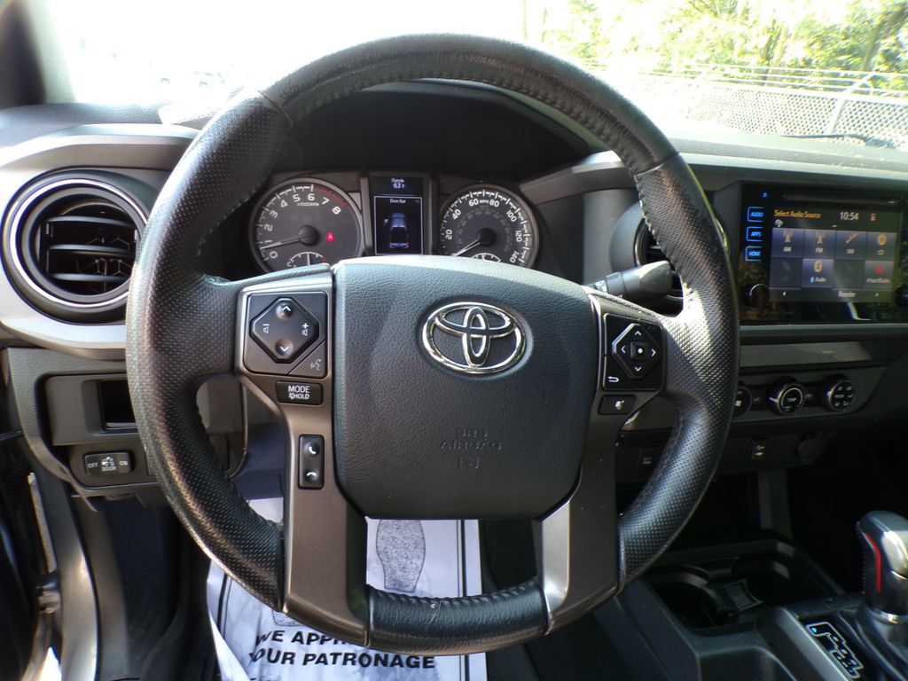 Used 2017 Toyota Tacoma TRD Sport w/ Tow Package RWD image 11