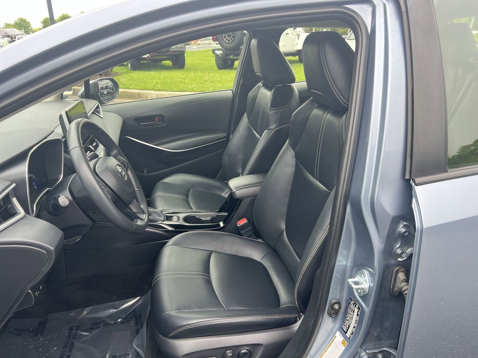 Used 2022 Toyota Corolla LE w/ Premium Interior Package FWD image 21