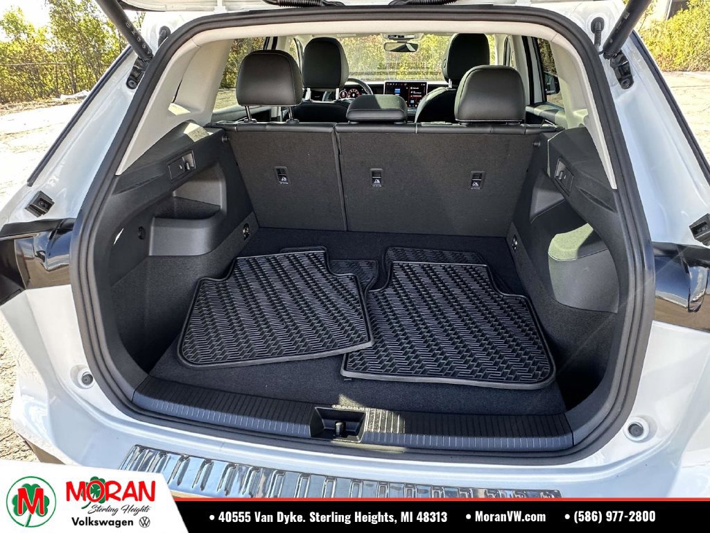 Certified 2026 Volkswagen Tiguan SE w/ Panoramic Sunroof Package FWD image 10