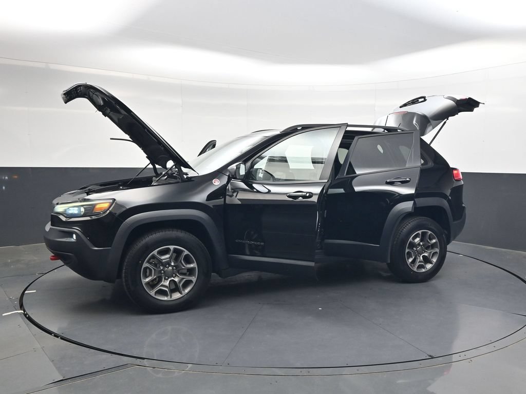 Used 2021 Jeep Cherokee Trailhawk AWD/4WD image 51