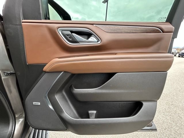 Used 2021 Chevrolet Tahoe High Country w/ Premium Package AWD/4WD image 41