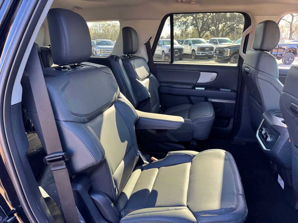New 2026 Ford Expedition Active image 26