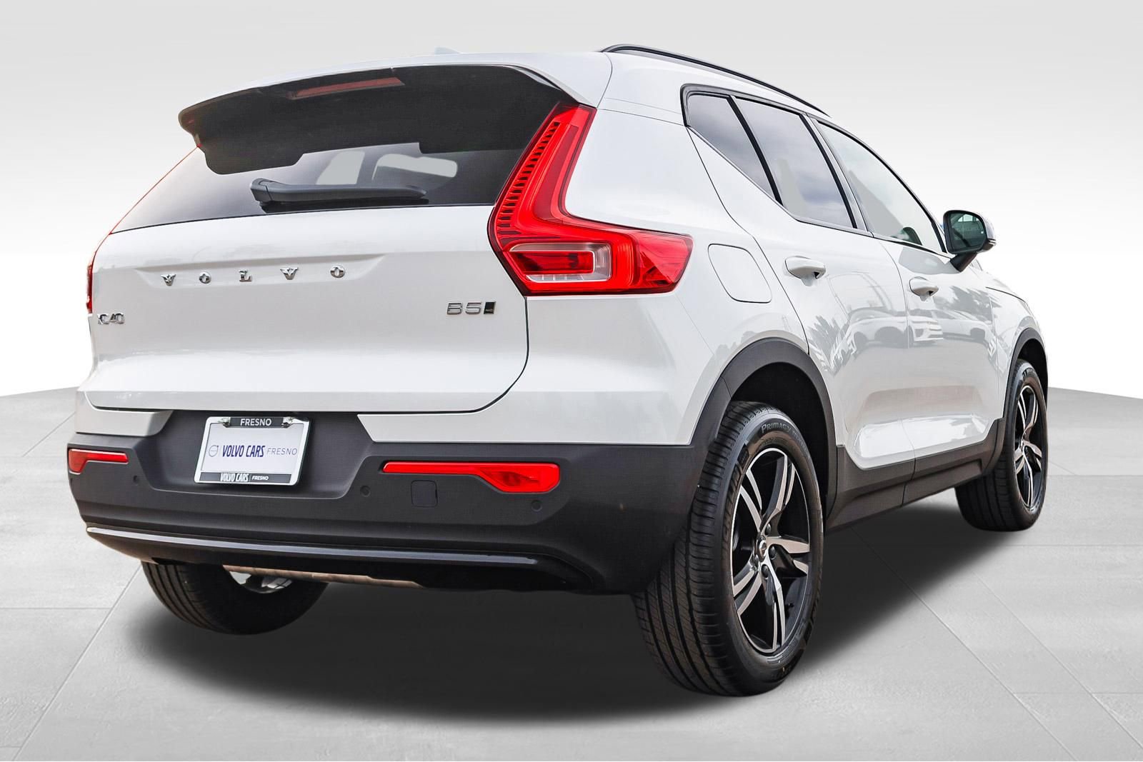 New 2026 Volvo XC40 B5 Core w/ Climate Package image 5