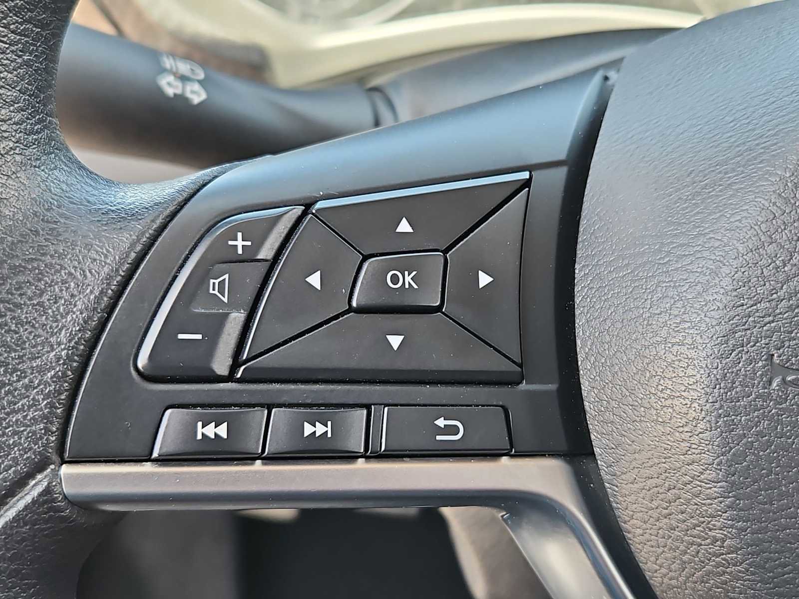 Used 2025 Nissan Sentra SV FWD image 23