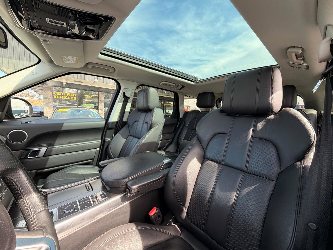 Used 2016 Land Rover Range Rover Sport SE image 14