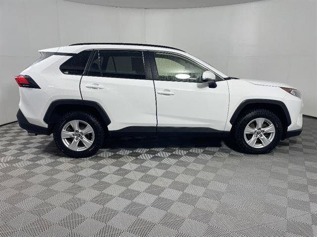 Used 2019 Toyota RAV4 XLE AWD/4WD image 8