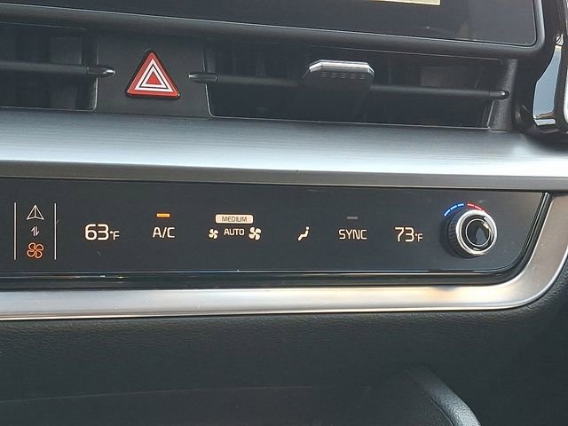 Used 2025 Kia Sportage EX image 13