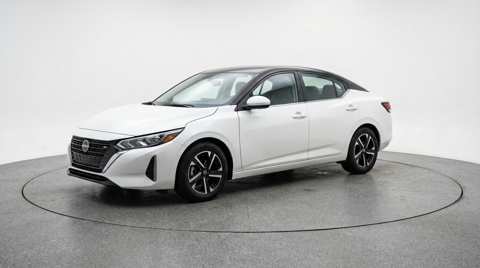 Used 2025 Nissan Sentra SV image 3