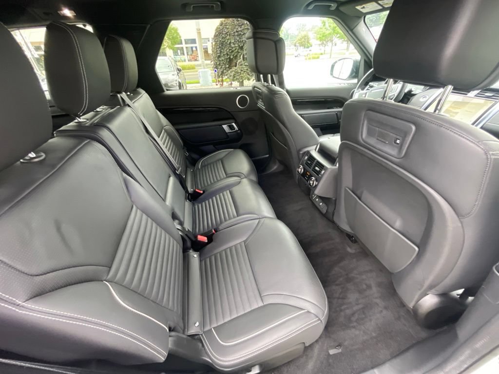 Used 2023 Land Rover Discovery S R-Dynamic AWD/4WD image 16