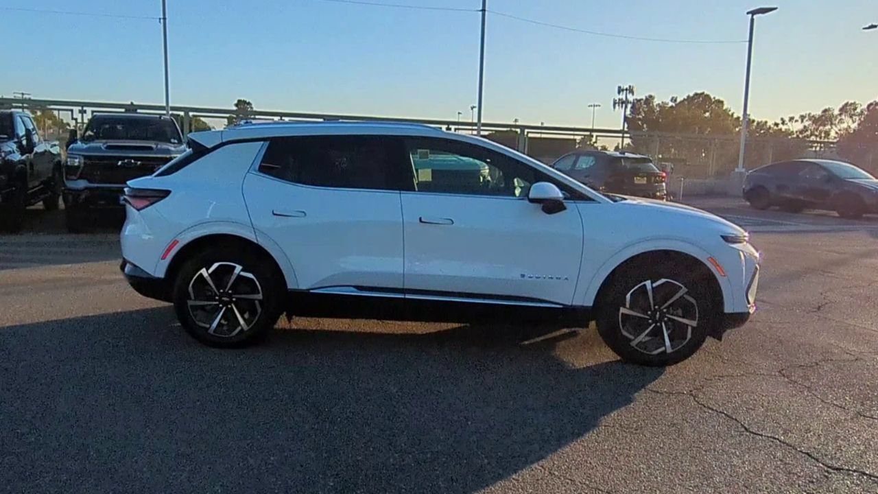 Used 2024 Chevrolet Equinox EV LT w/ LPO, All-Weather Mat Package AWD/4WD image 9