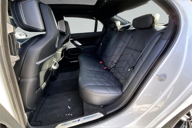 Used 2023 BMW 760i xDrive image 27