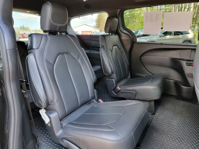 Certified 2021 Chrysler Pacifica Touring-L w/ S Appearance Package AWD/4WD image 24
