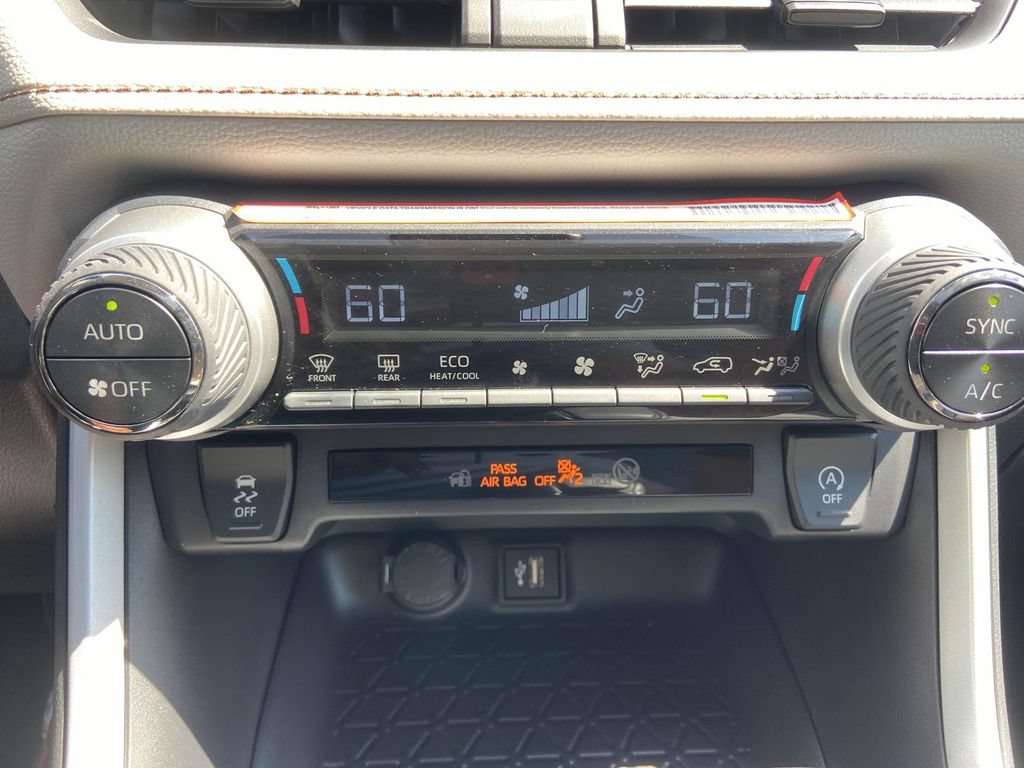 Used 2025 Toyota RAV4 XLE w/ Convenience Package FWD image 26