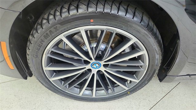 Used 2023 BMW 530e xDrive w/ Premium Package image 62