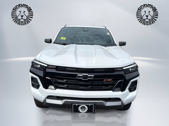 Used 2023 Chevrolet Colorado Z71 w/ Z71 Convenience Package 2 AWD/4WD image 2