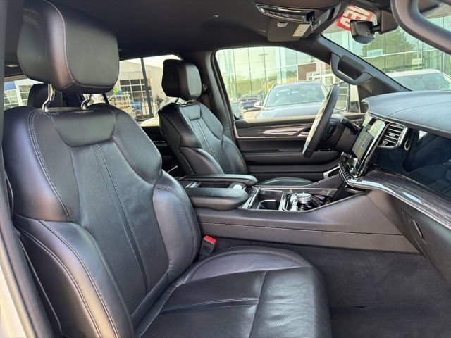 Used 2022 Jeep Wagoneer Series II AWD/4WD image 35