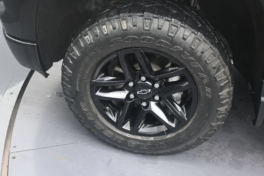 Used 2023 Chevrolet Silverado 1500 Custom Trail Boss AWD/4WD image 9