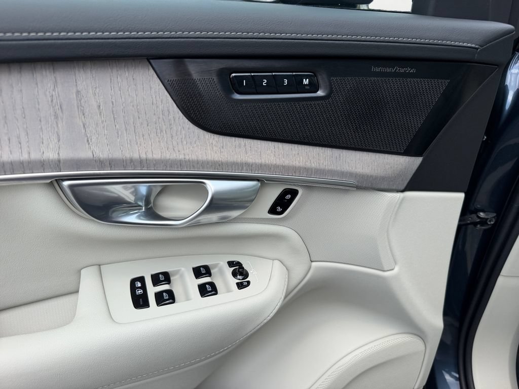 Certified 2026 Volvo XC90 B6 Ultra AWD/4WD image 15