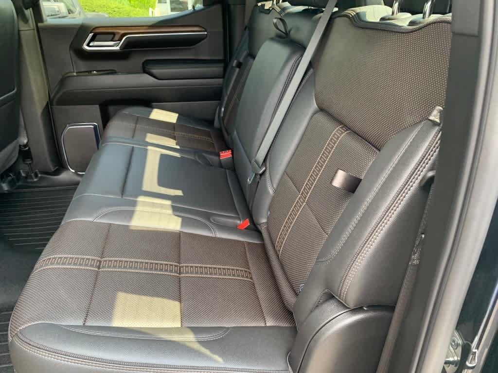 Certified 2024 Chevrolet Silverado 1500 High Country w/ Technology Package AWD/4WD image 24