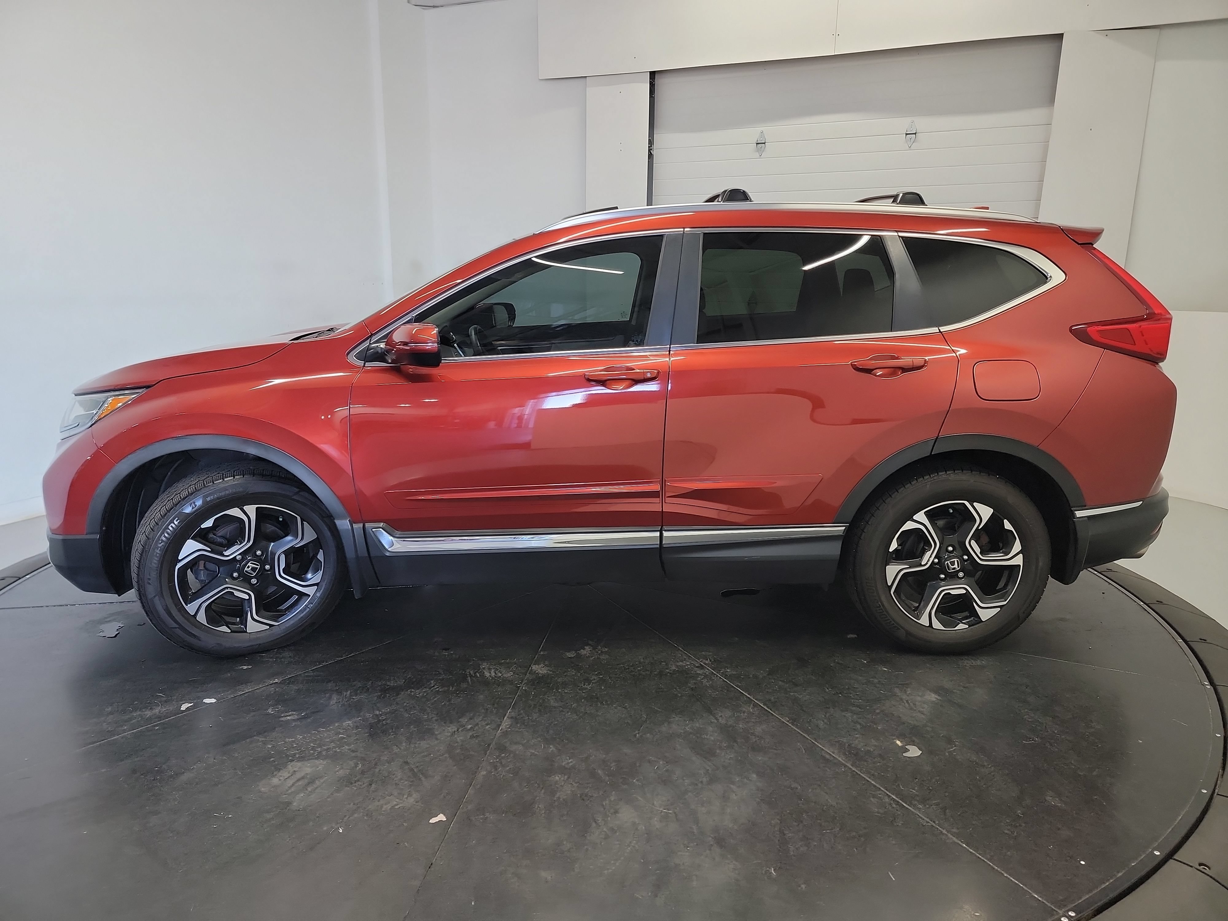 Used 2018 Honda CR-V Touring image 4