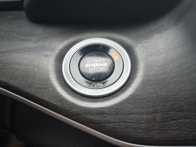 Certified 2024 Jeep Grand Cherokee Limited w/ Luxury Tech Group II AWD/4WD image 17