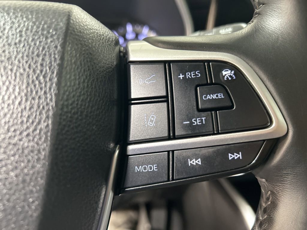 Used 2022 Toyota Highlander XLE image 27