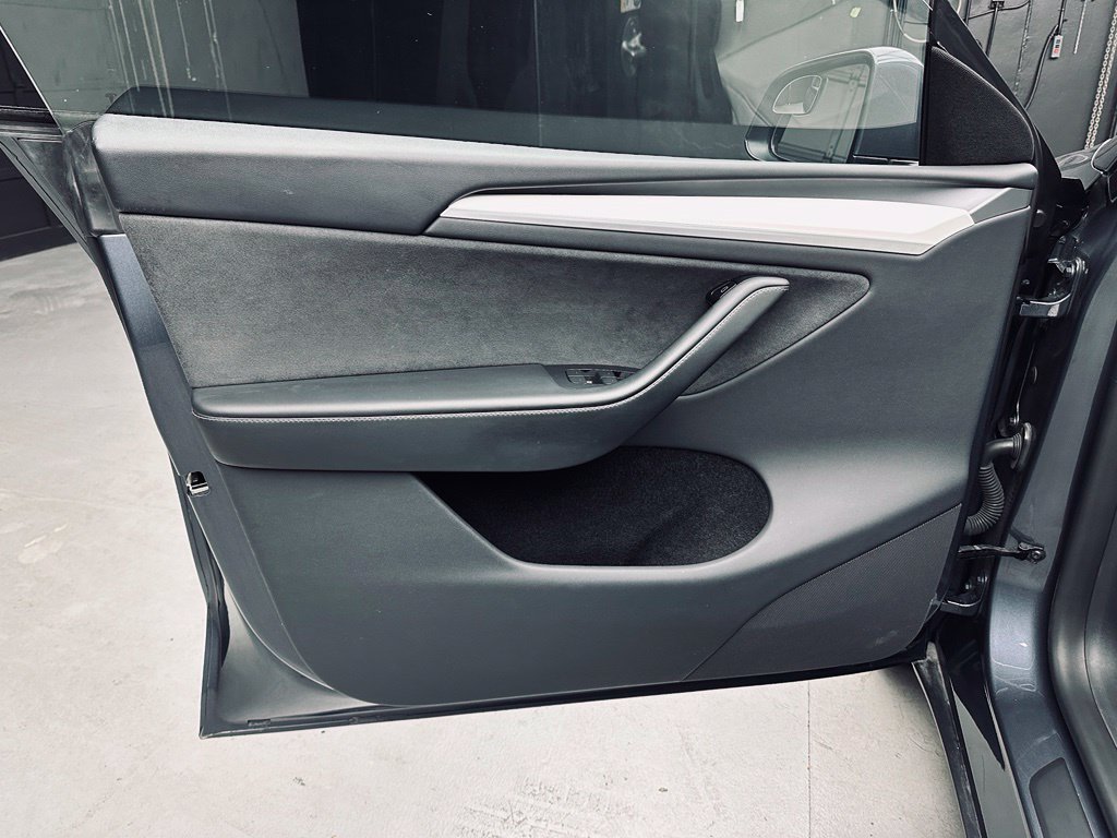 Used 2023 Tesla Model Y Long Range AWD/4WD image 25