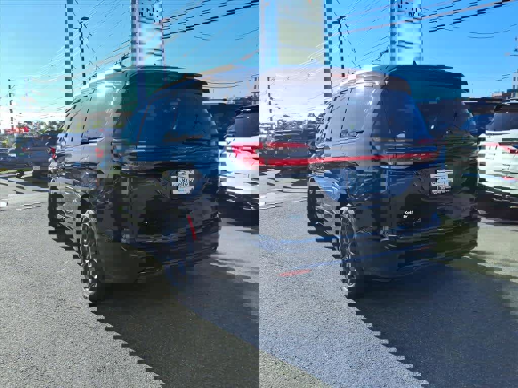 Used 2022 Chrysler Pacifica Limited w/ S Appearance Package image 6