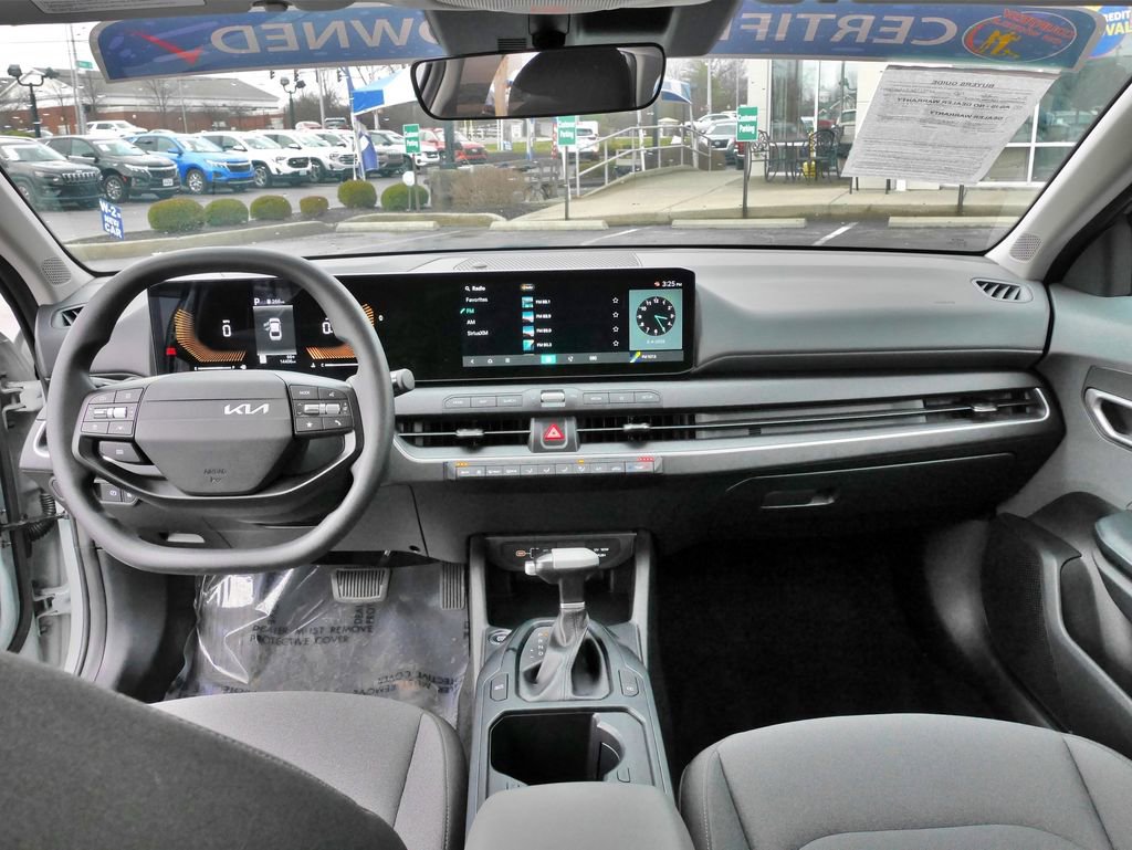 Used 2025 Kia K4 LXS image 18
