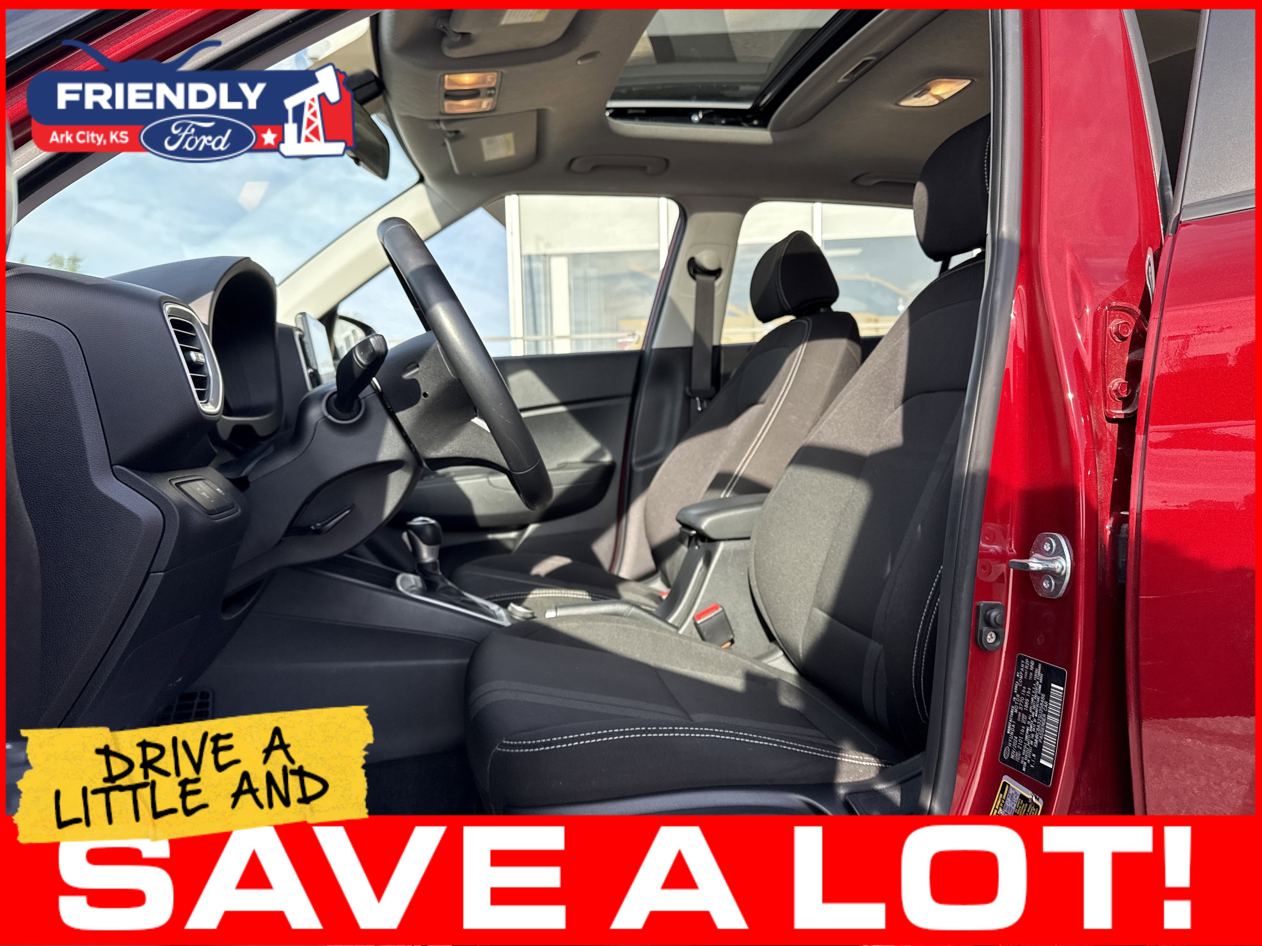 Used 2025 Hyundai Venue SEL FWD image 12