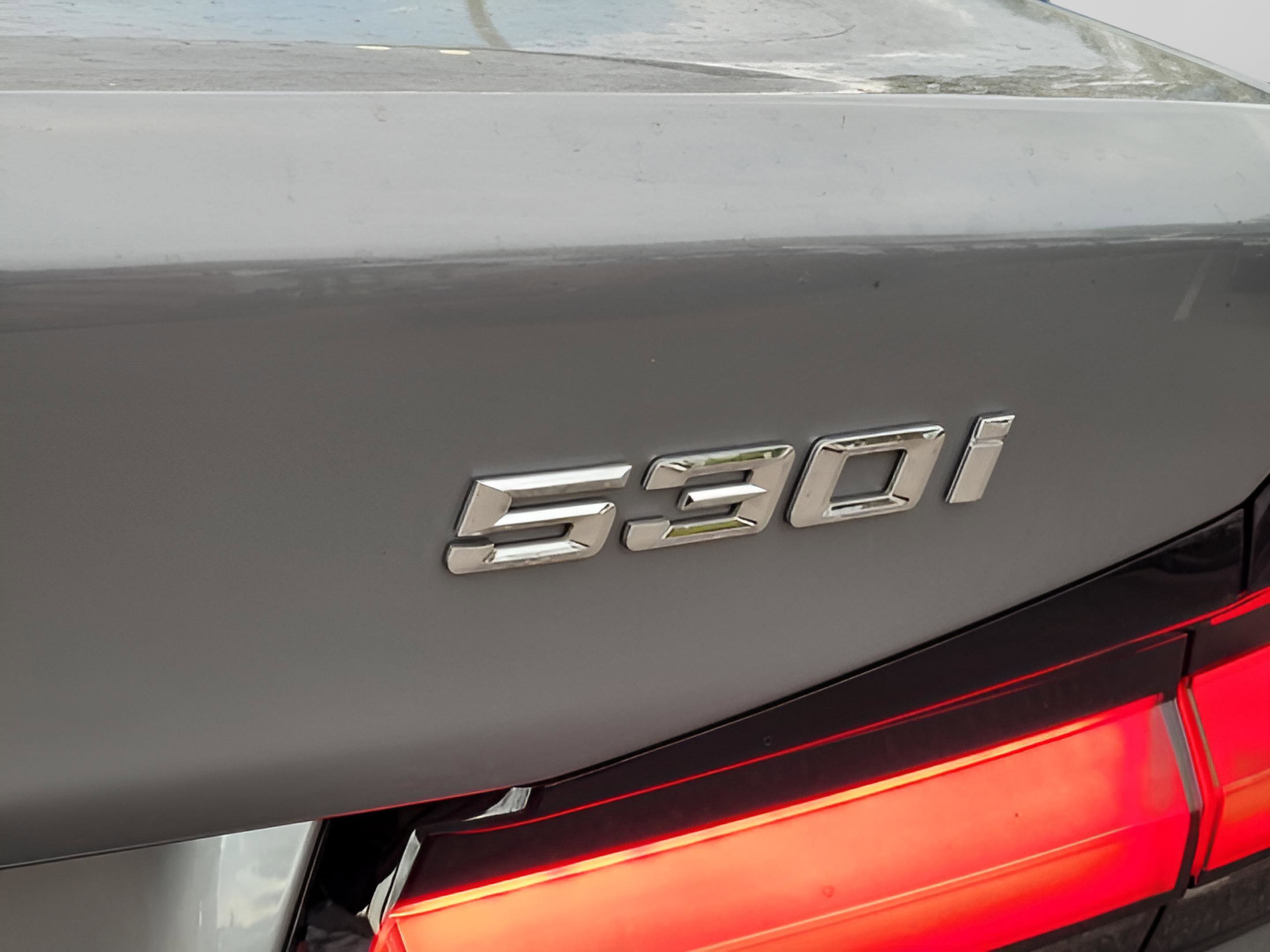 Used 2023 BMW 530i xDrive image 30