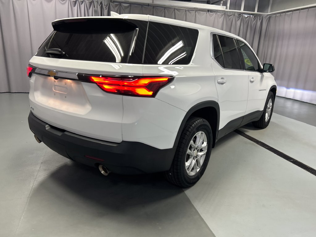 Used 2023 Chevrolet Traverse LS FWD image 7