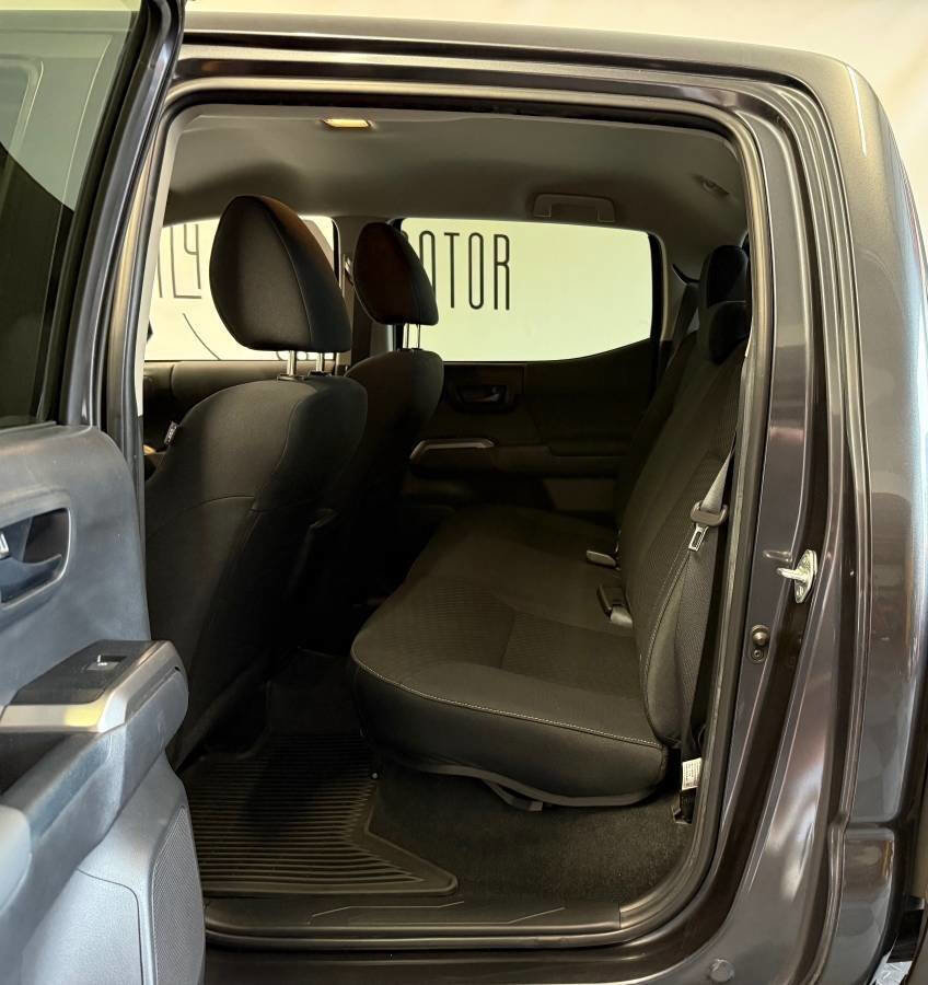 Used 2023 Toyota Tacoma 4x4 Double Cab image 18