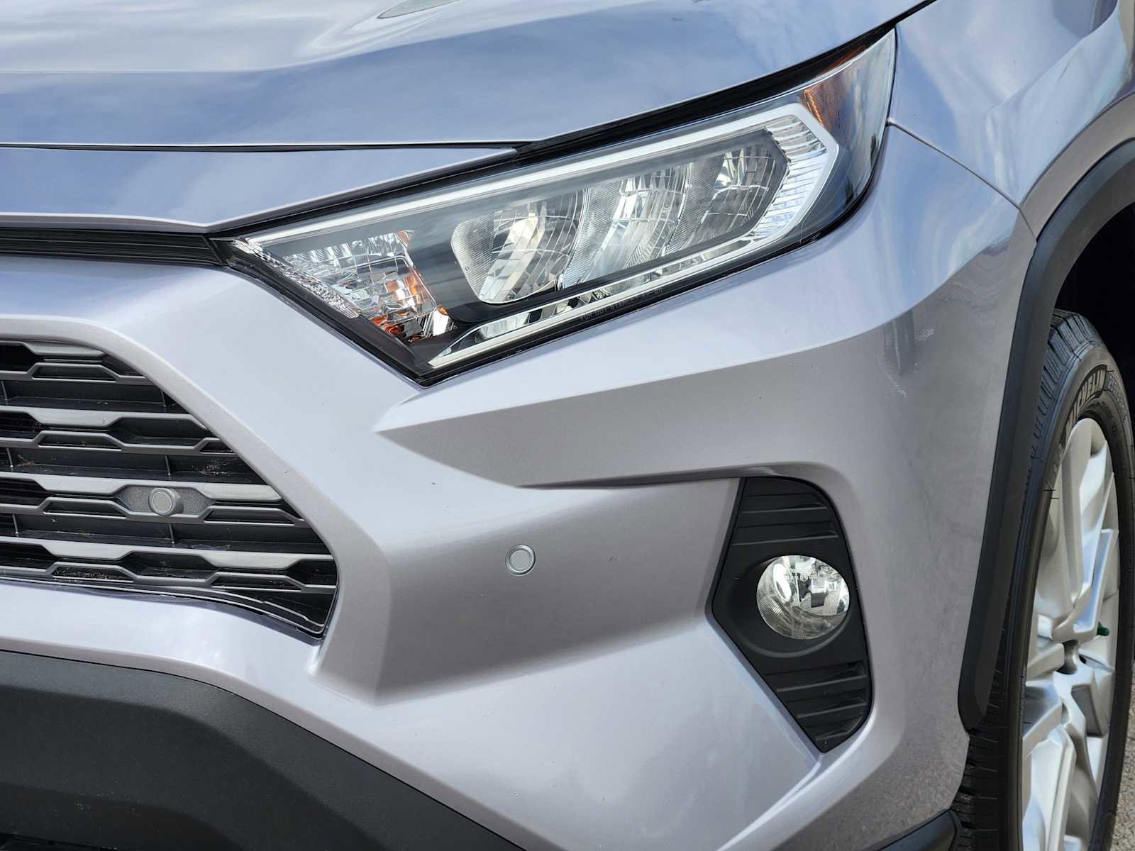 Used 2019 Toyota RAV4 Limited image 7