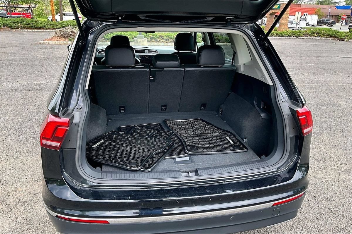 Used 2018 Volkswagen Tiguan SE w/ Panoramic Sunroof Package AWD/4WD image 35