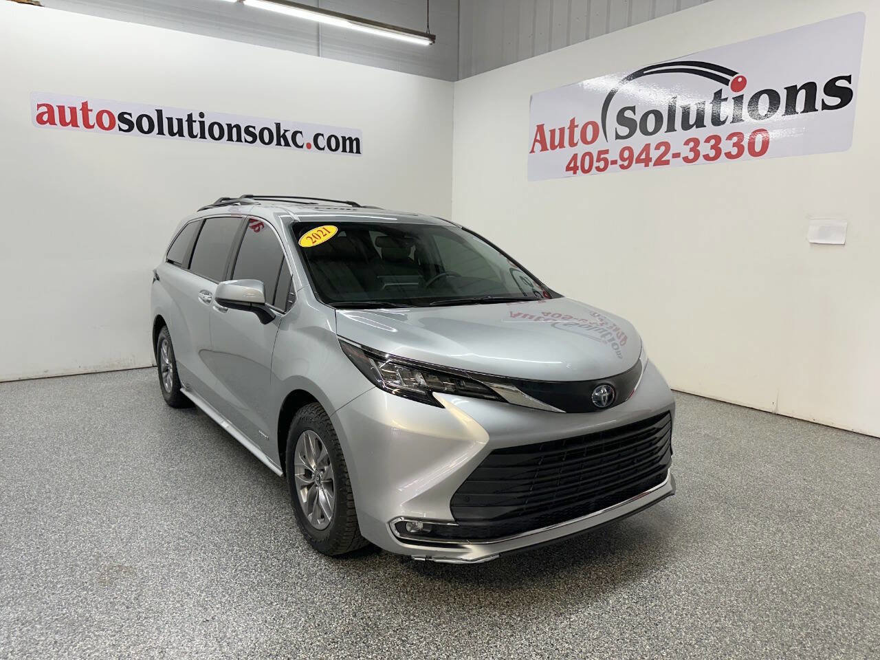 Used 2021 Toyota Sienna XLE