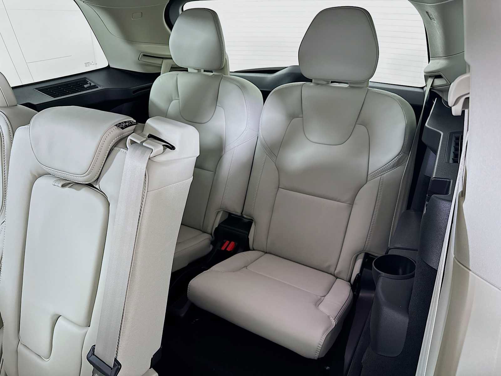 New 2026 Volvo XC90 T8 Ultra w/ Protection Package Premier image 26
