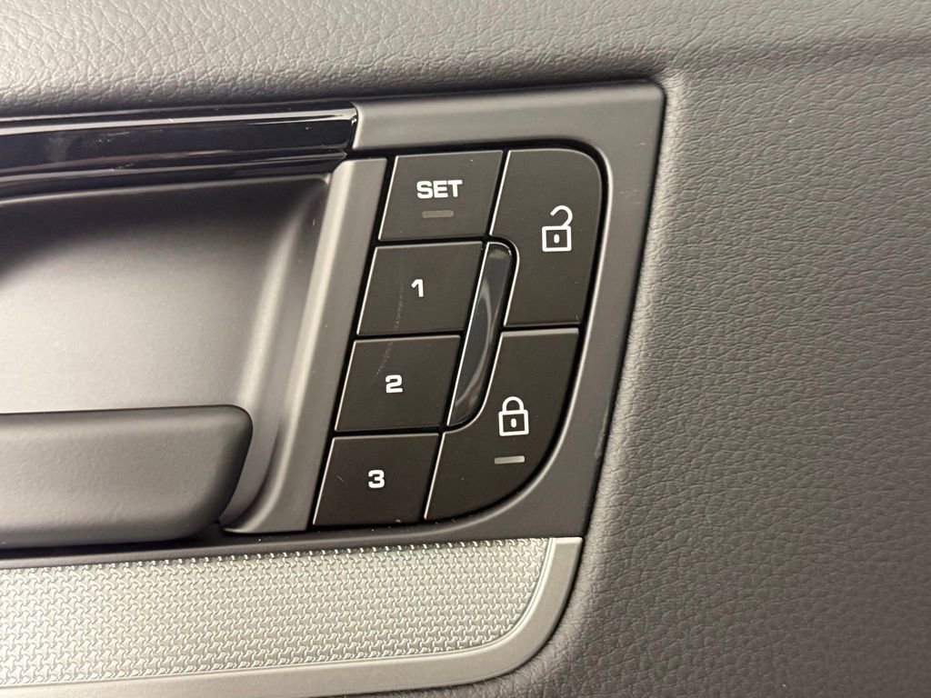 New 2026 Porsche Cayenne Coupe image 26