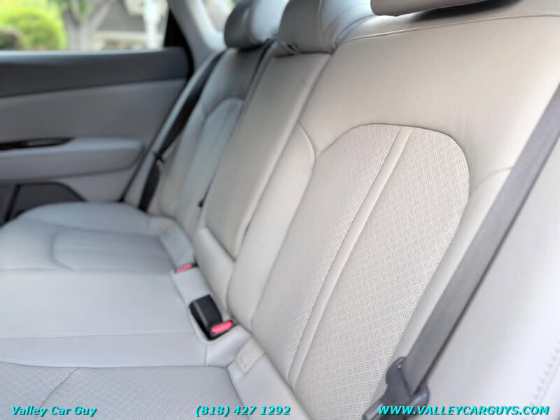 Used 2016 Kia Optima EX FWD image 20