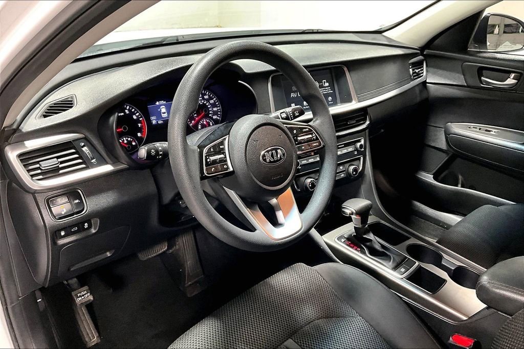 Used 2020 Kia Optima LX image 16