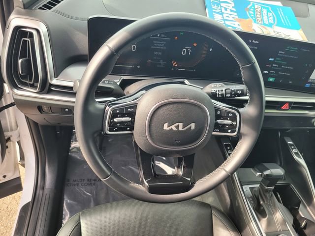 Used 2024 Kia Sorento S image 30