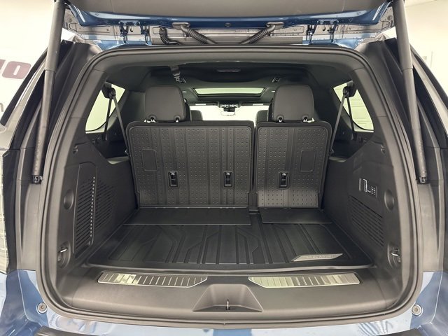 New 2026 Chevrolet Suburban High Country w/ Sun And Tow Package image 32