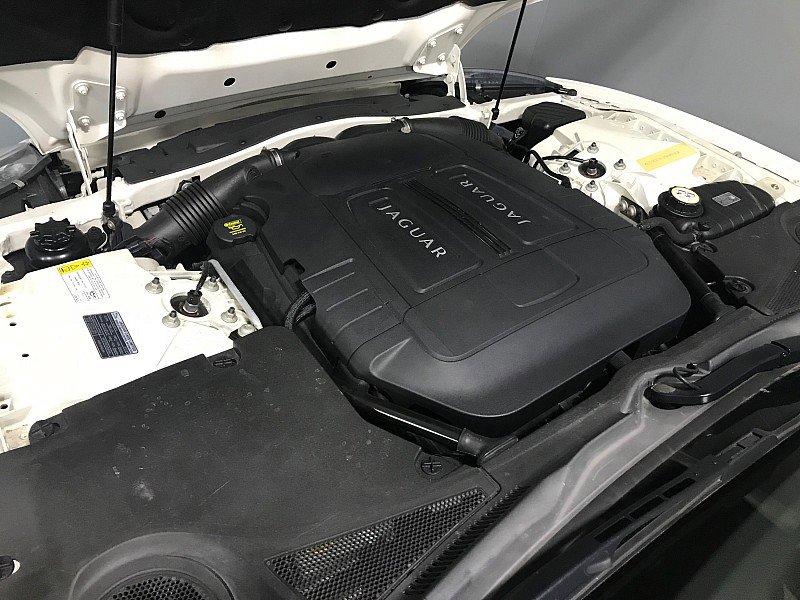 Used 2010 Jaguar XK Convertible image 33