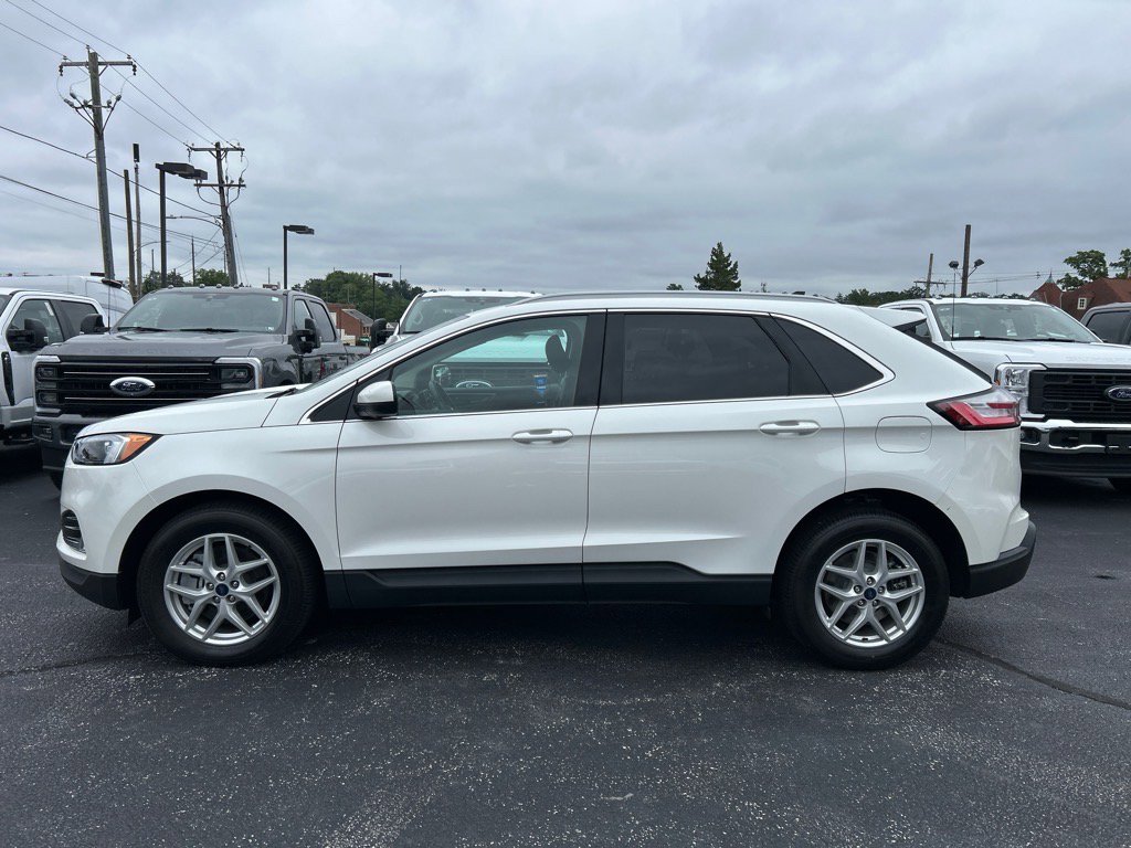 Used 2022 Ford Edge SEL w/ Convenience Package image 4