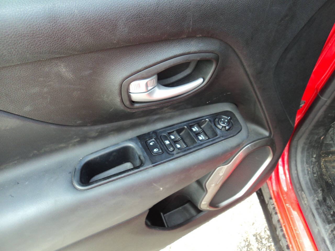 Used 2023 Jeep Renegade Limited AWD/4WD image 10